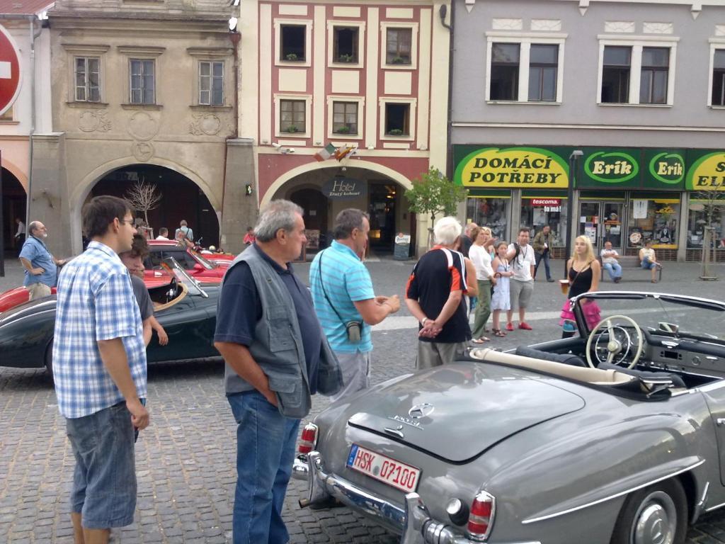 Hotel Zlaty Kohout Mlada Boleslav Bagian luar foto
