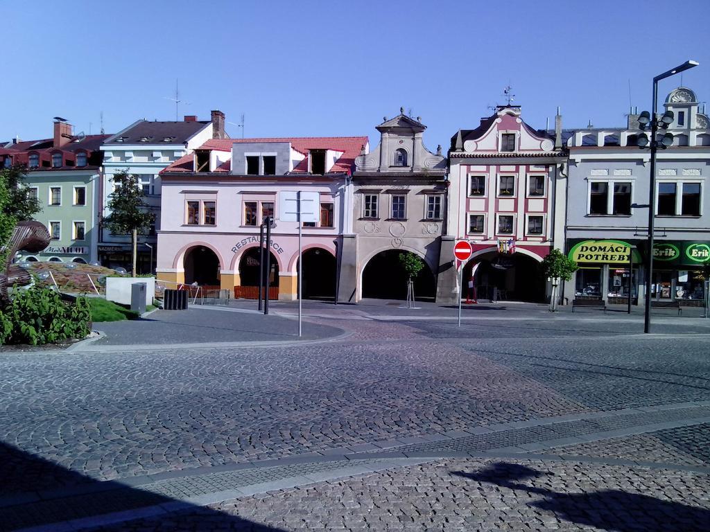 Hotel Zlaty Kohout Mlada Boleslav Bagian luar foto